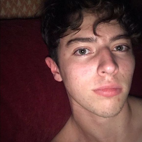 Meet your Posher, Zane - Picture 4 of 5